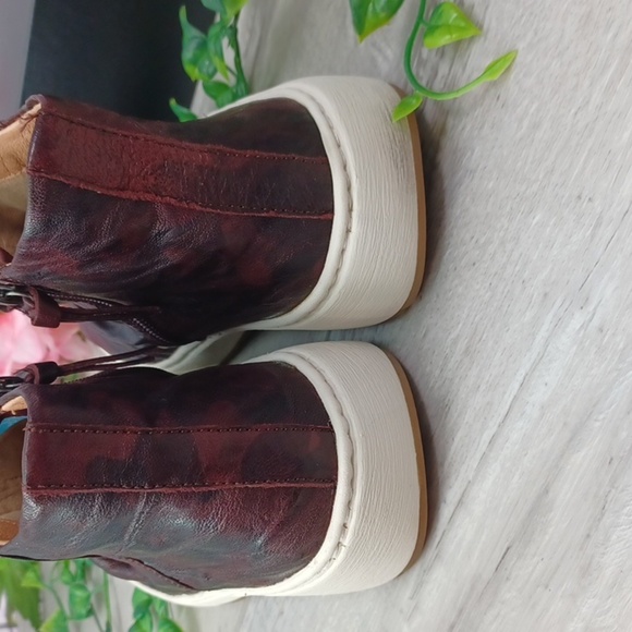 Sofft Aqua Leather Boot Shoe - Picture 4 of 9